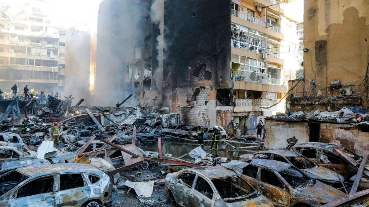 Les secouristes intensifient leurs recherches au Liban après des frappes dévastatrices