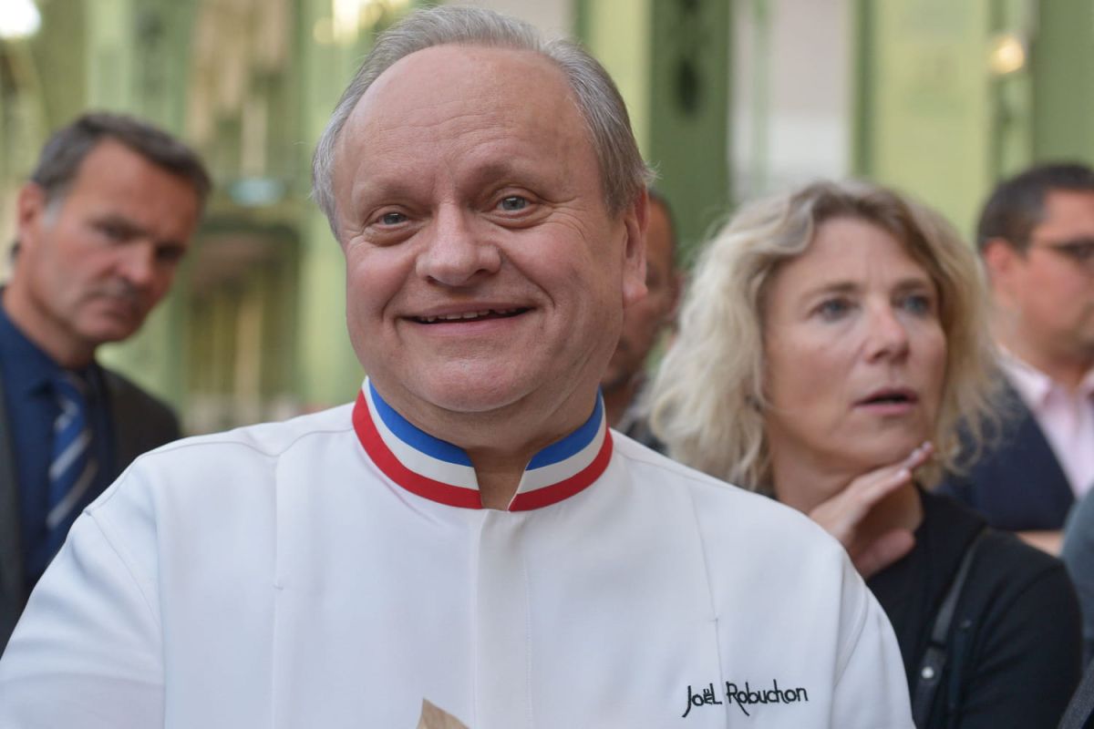 Joël Robuchon, cuisinier légendaire aux 32 étoiles