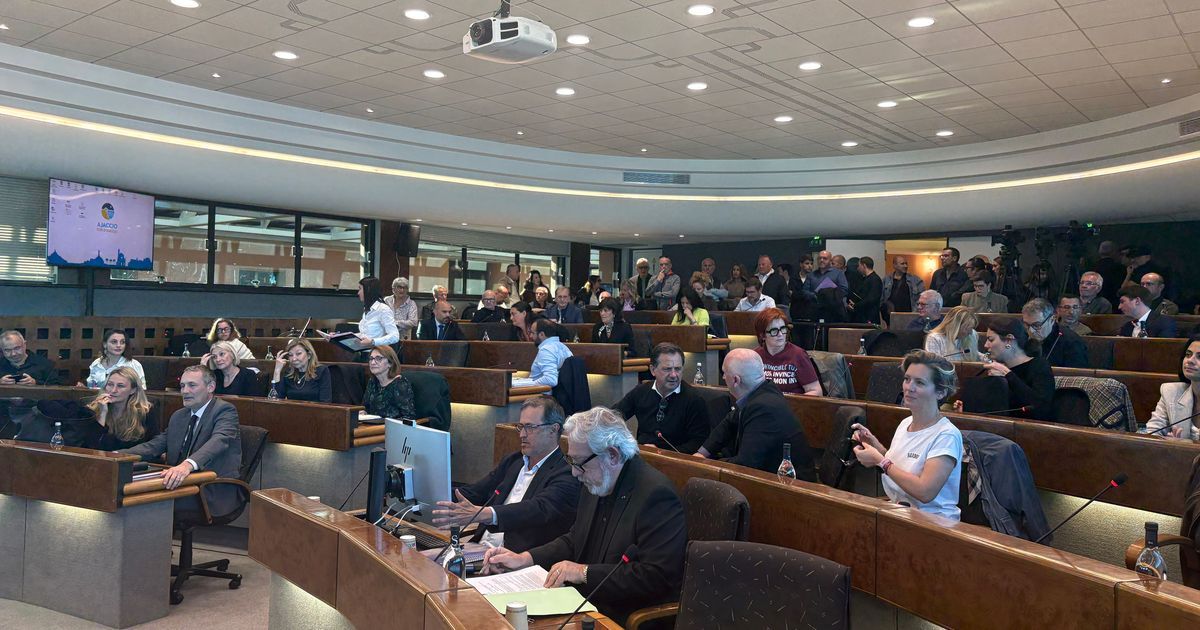 Ajaccio face à la polémique : la taxe foncière enflamme le conseil municipal