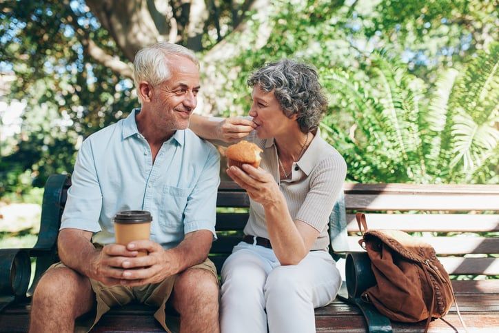 Vivre en couple : un atout pour la santé des seniors face à la dénutrition