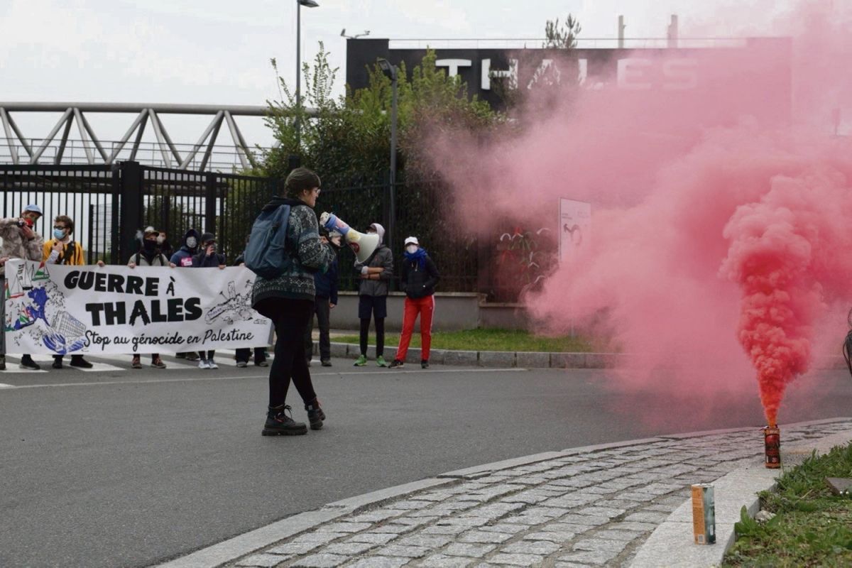 Des lanternes pour Gaza : des manifestants dénoncent la complicité française