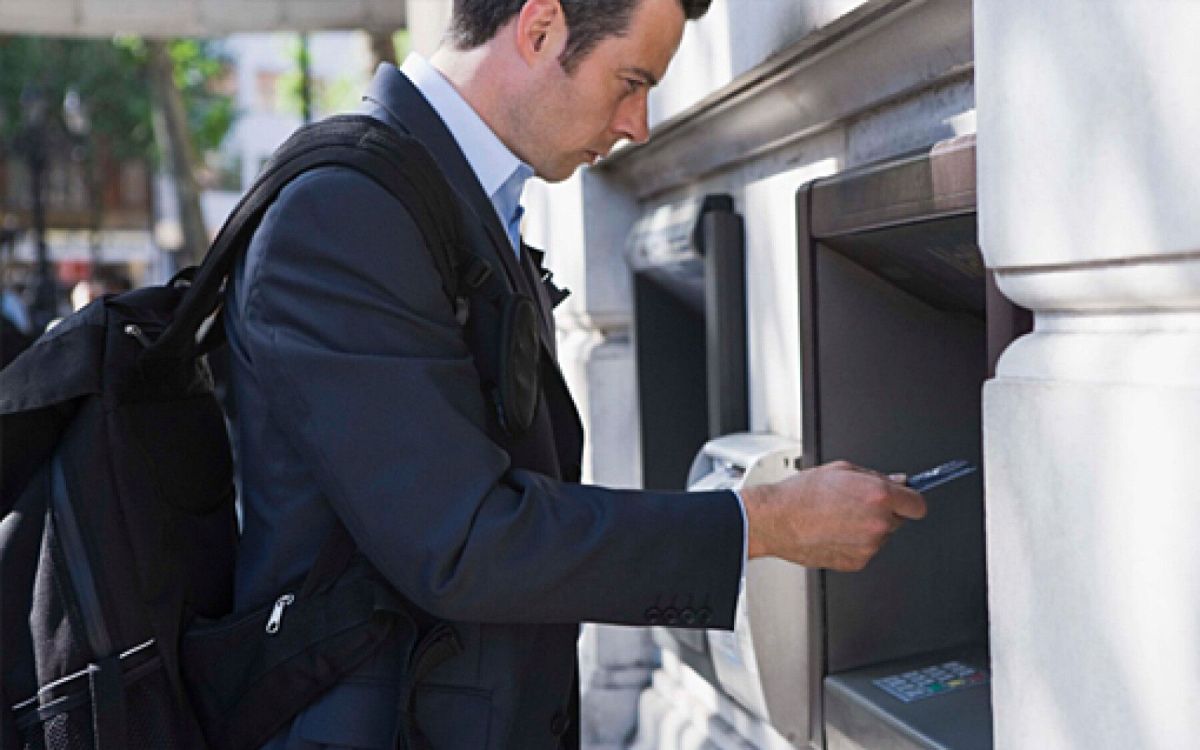 Que faire si votre carte bancaire est avalée par un distributeur ?