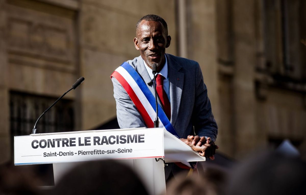 Bally Bagayoko, maire de Saint-Denis, appelle à la lutte contre le racisme après le soutien de Macron
