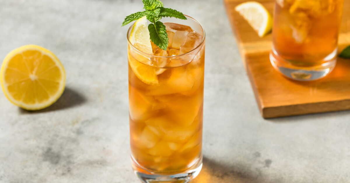 Découvrez la recette du soda ordinaire antillais, une boisson rafraîchissante pleine de saveurs