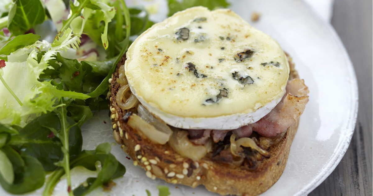 Une tartine audacieuse : bleu et bacon, l'alliance parfaite
