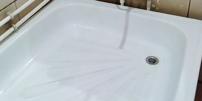 Déboucher votre douche naturellement : 5 astuces efficaces