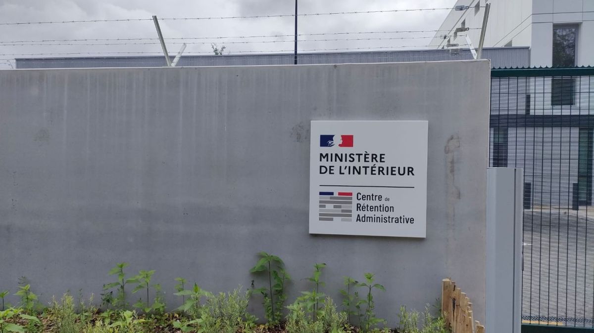 Les migrants confrontés à une rétention prolongée : un rapport alarmant