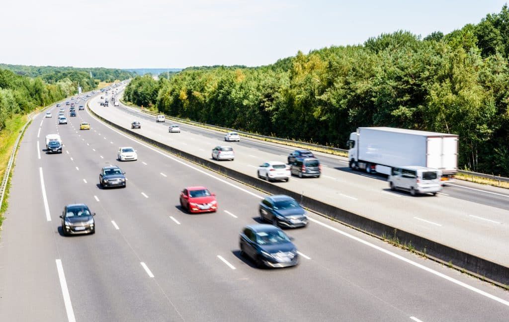 la vitesse idéale sur autoroute pour économiser du carburant sans tarder