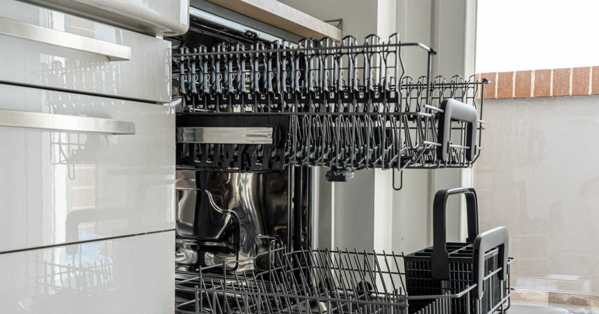 redécouvrez votre argenterie : l'astuce magique de l'aluminium