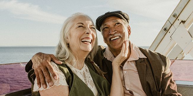 Les hormones du bonheur : clés pour épanouir votre bien-être après 60 ans