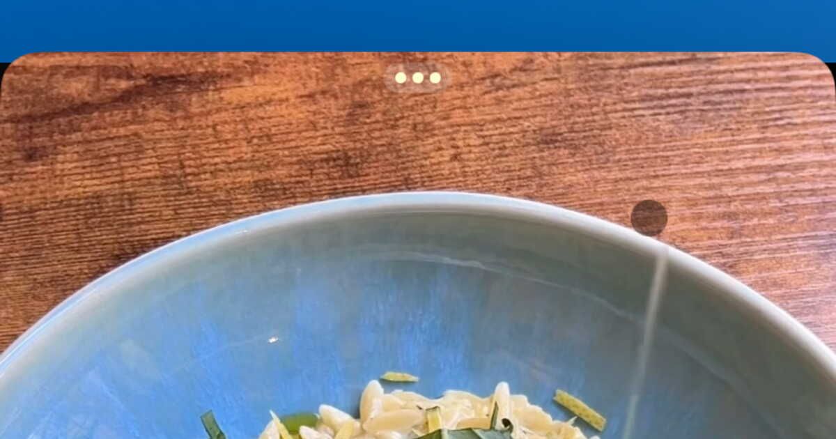 Découvrez la recette crémeuse d'orzo aux courgettes et Boursin