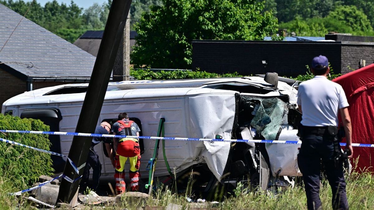 Tragédie à Buggenhout : collision fatale entre un minibus scolaire et un train