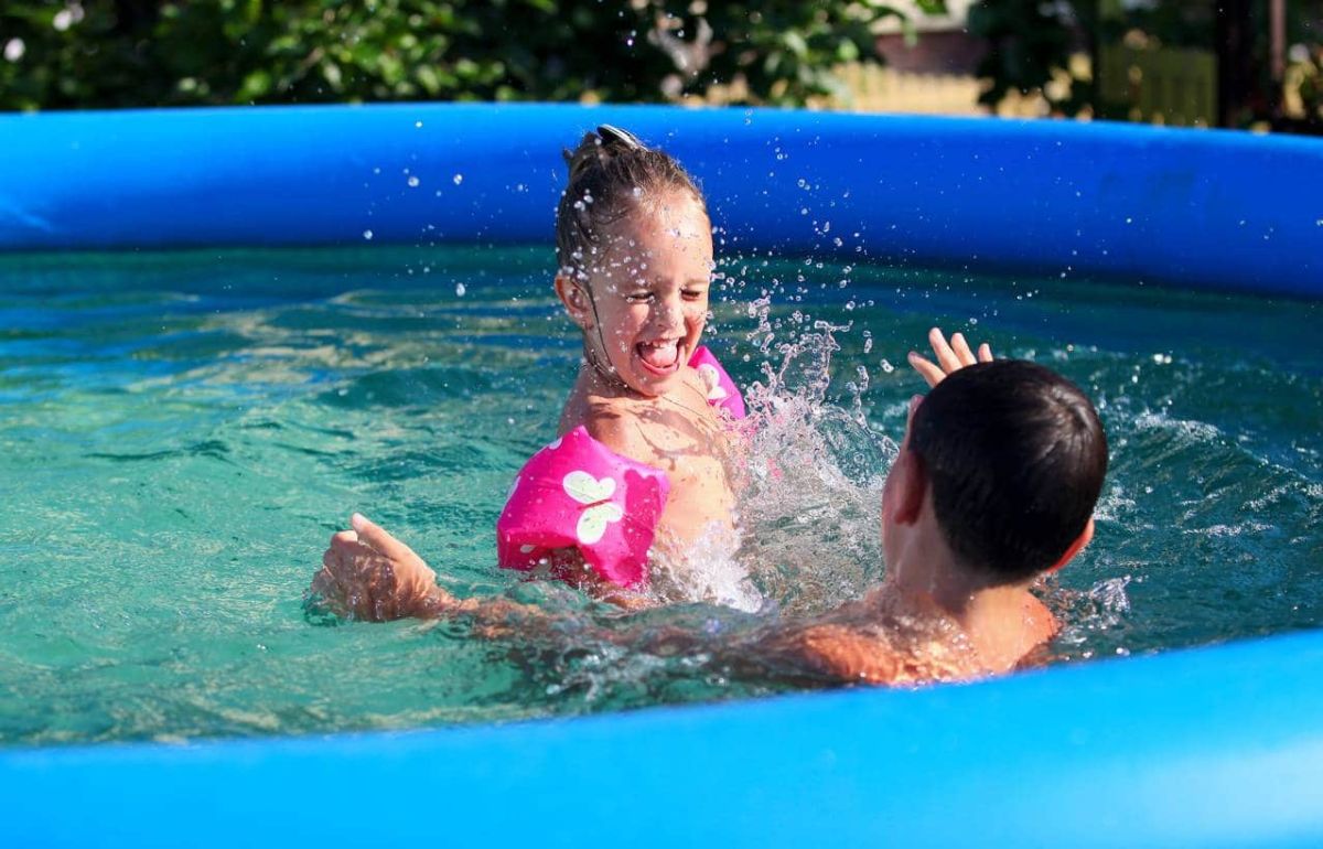 un été rafraîchissant avec la piscine tubulaire bestway à prix réduit