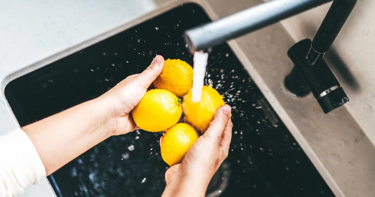 les secrets d'une consommation saine : pourquoi laver vos fruits et légumes est essentiel