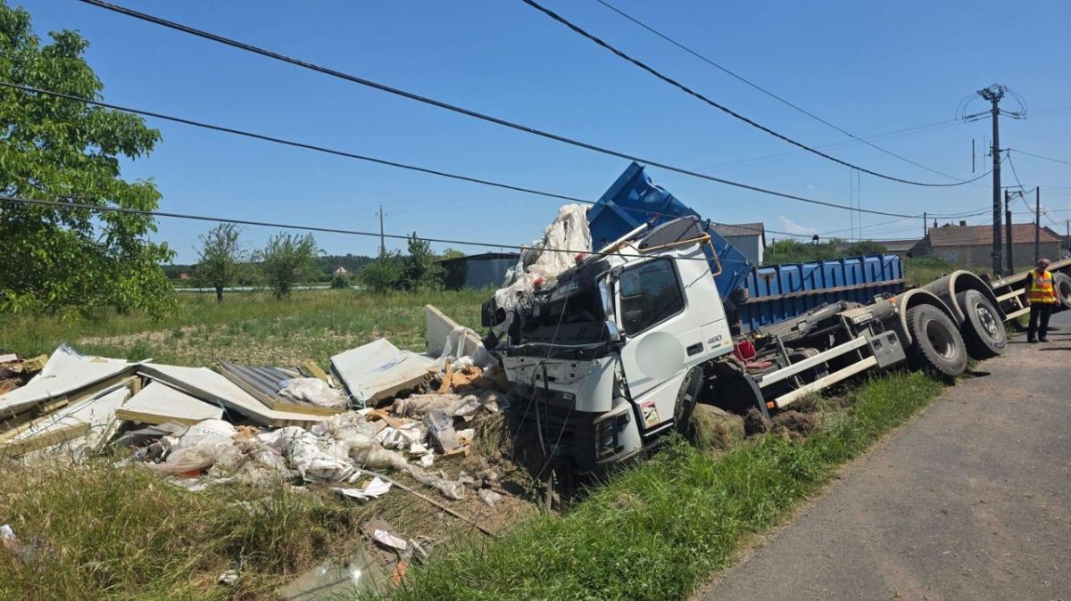 Accident spectaculaire sur la D750 : un poids lourd en travers perturbe la circulation