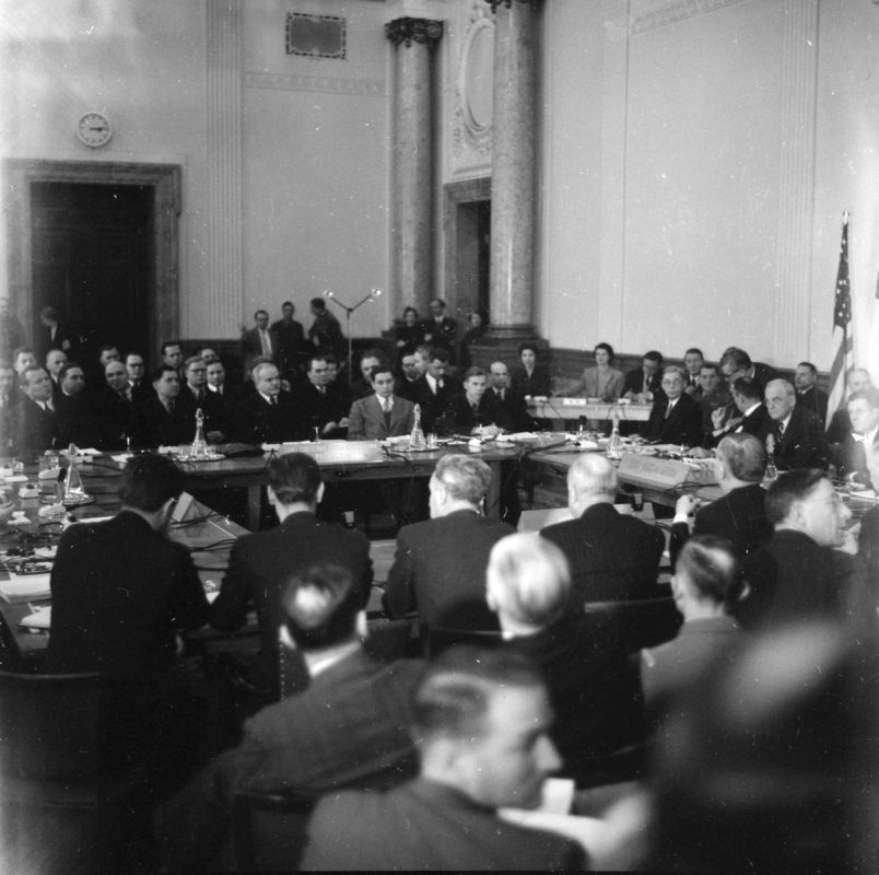 Retour sur la conférence de Berlin de 1954 : un apaisement compromis