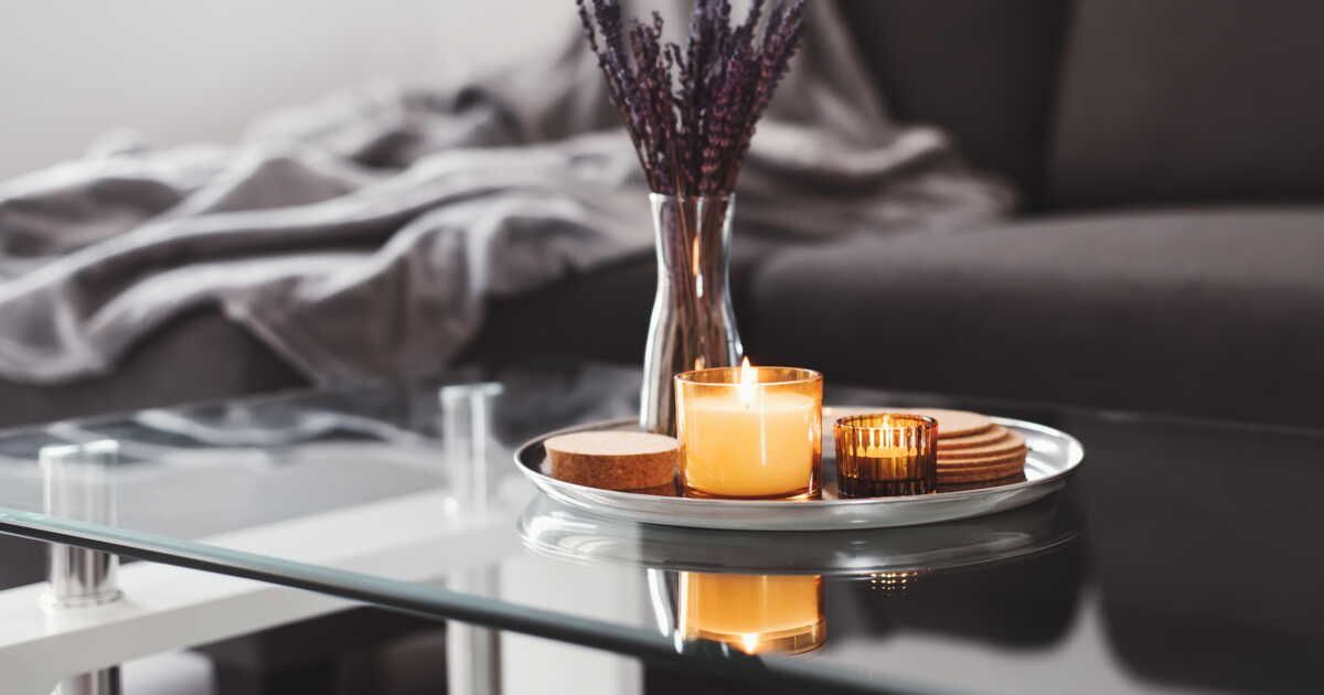 découvrez nos astuces infaillibles pour un nettoyage impeccable des tables en verre