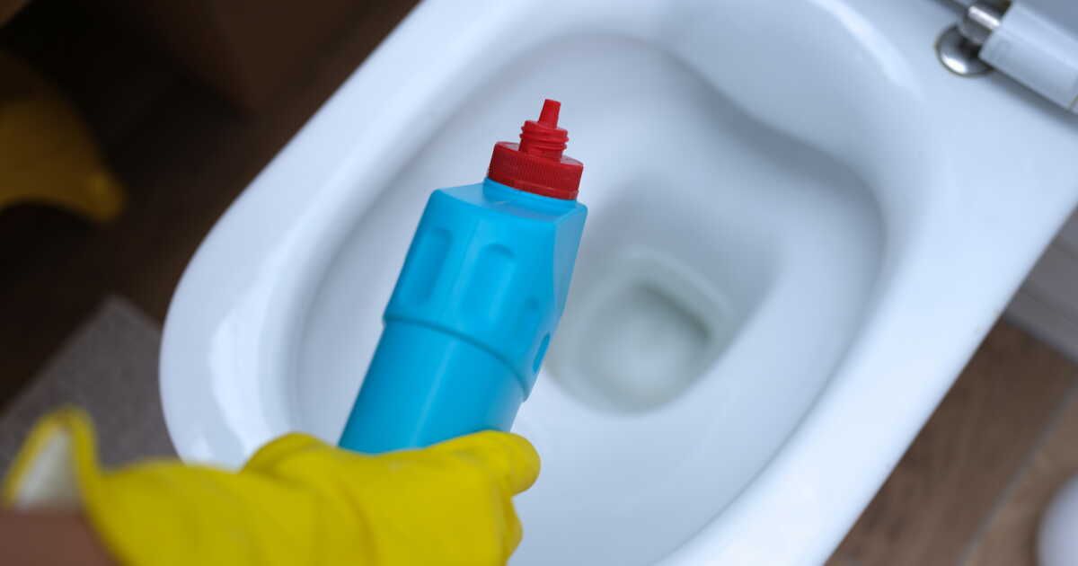 Manipulation sécurisée de l'acide chlorhydrique dans vos toilettes