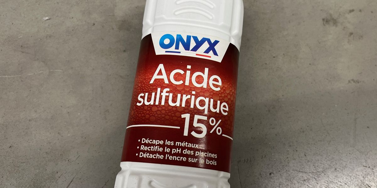 L'acide sulfurique : usages, dangers et précautions essentielles