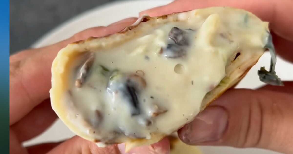 Plongez dans la nostalgie avec ces crêpes fourrées aux poireaux et champignons