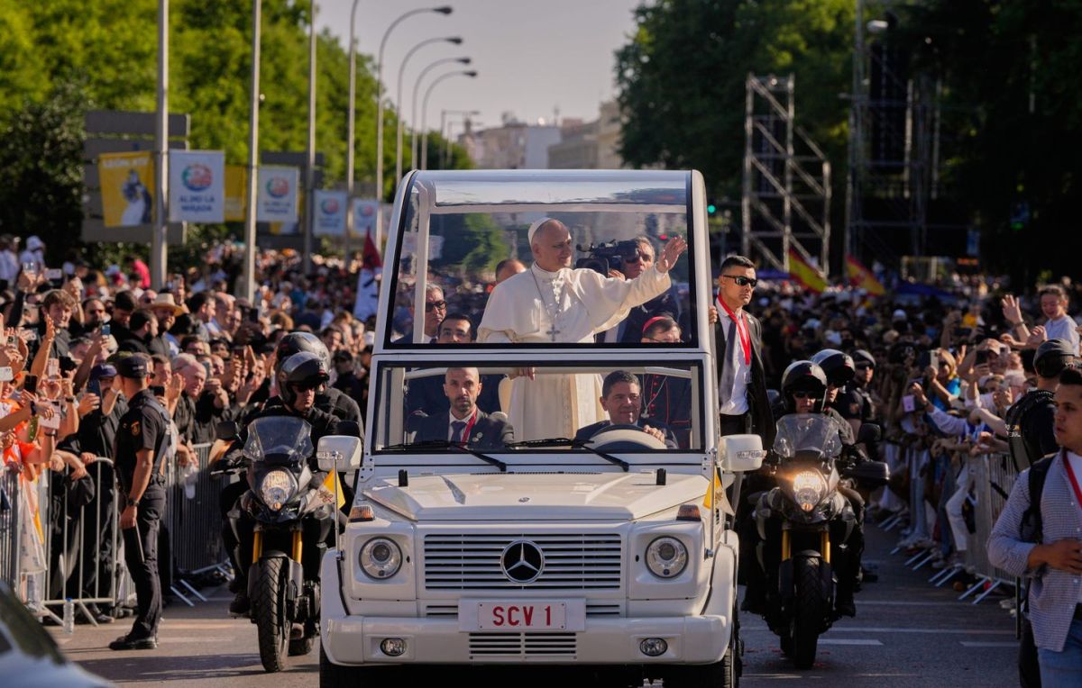 Une foule immense s'unit autour de Léon XIV à Madrid