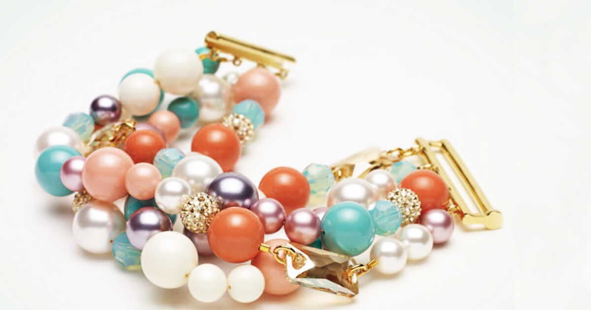 L'élégance moderne du bracelet manchette à perles