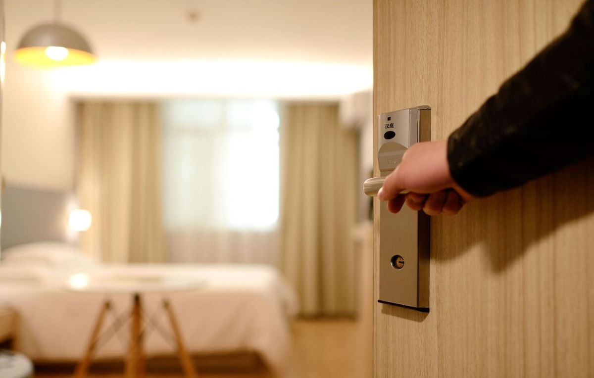 Un faux employé d'hôtel appréhendé grâce à une montre connectée