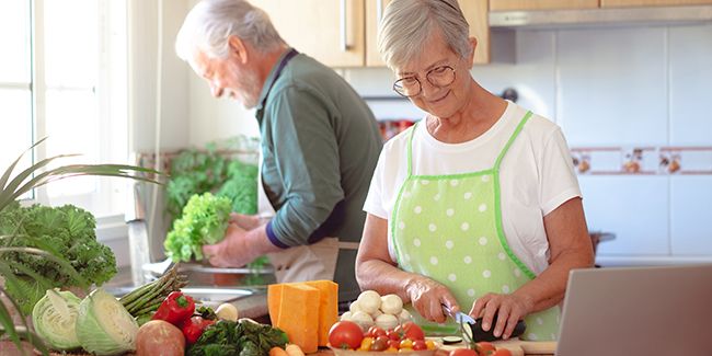 Réinventer la cuisine pour les séniors : astuces et aménagements
