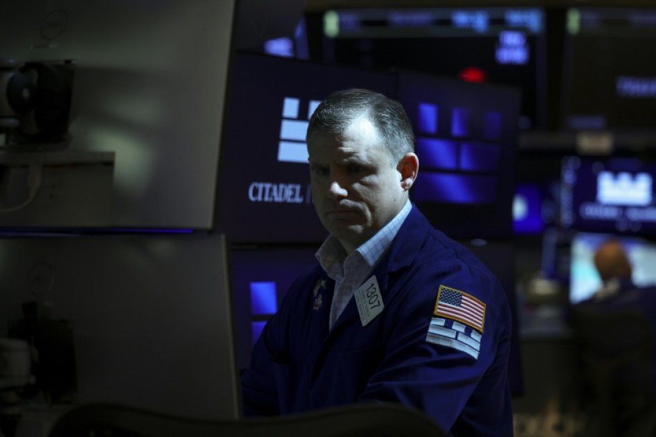 Les incertitudes technologiques et géopolitiques font chuter Wall Street