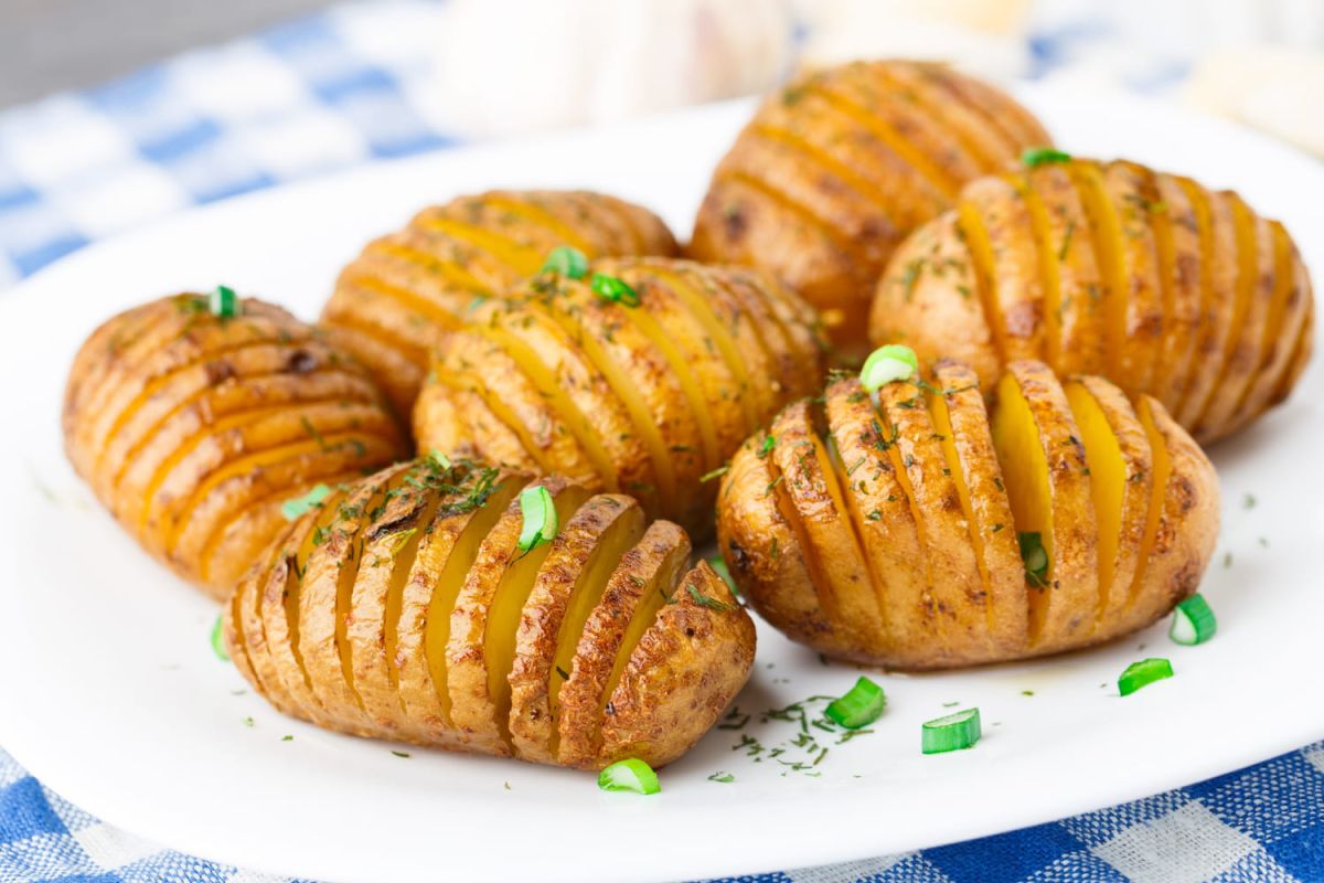 Savourez des pommes de terre Hasselback à la provençale pour vos barbecues