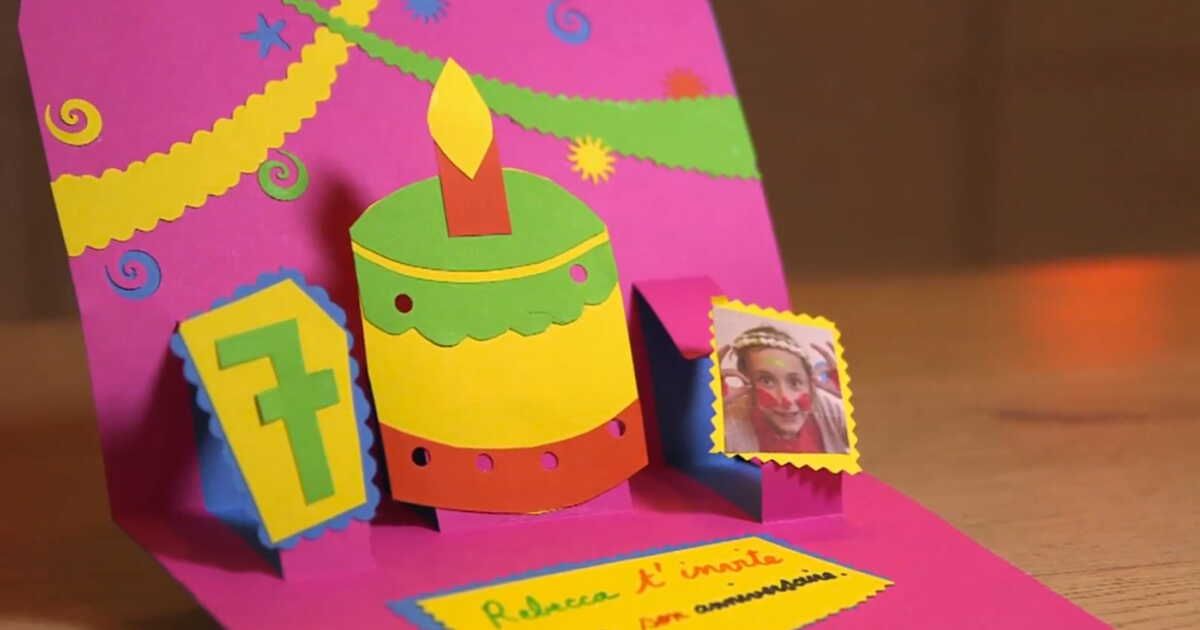 Une carte d’invitation d'anniversaire en pop-up