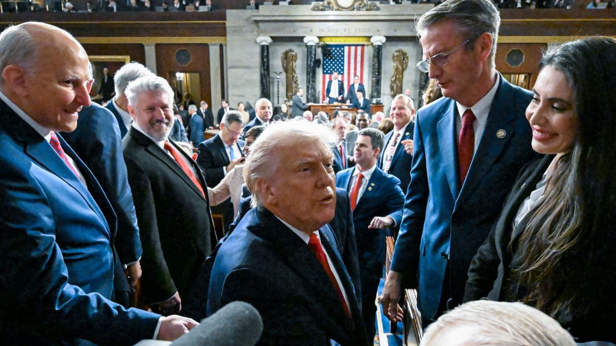 Trump en guerre pour une loi unique sur l'IA : quel prix pour la liberté en ligne ?