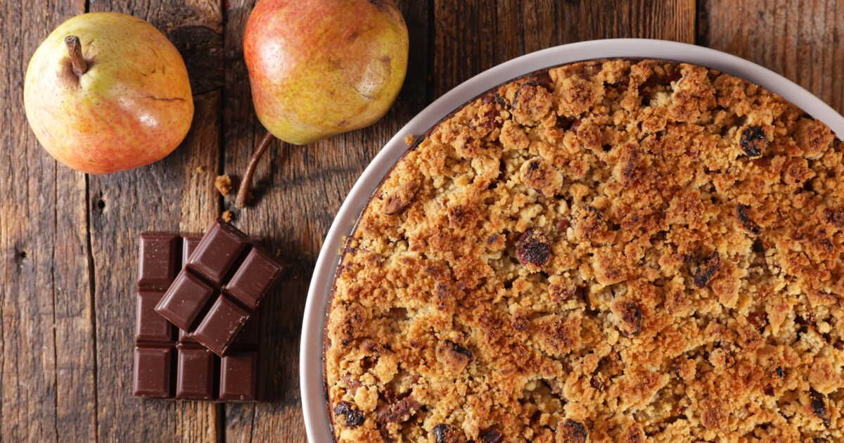 Le dessert de saison de Cyril Lignac : le crumble aux poires et chocolat