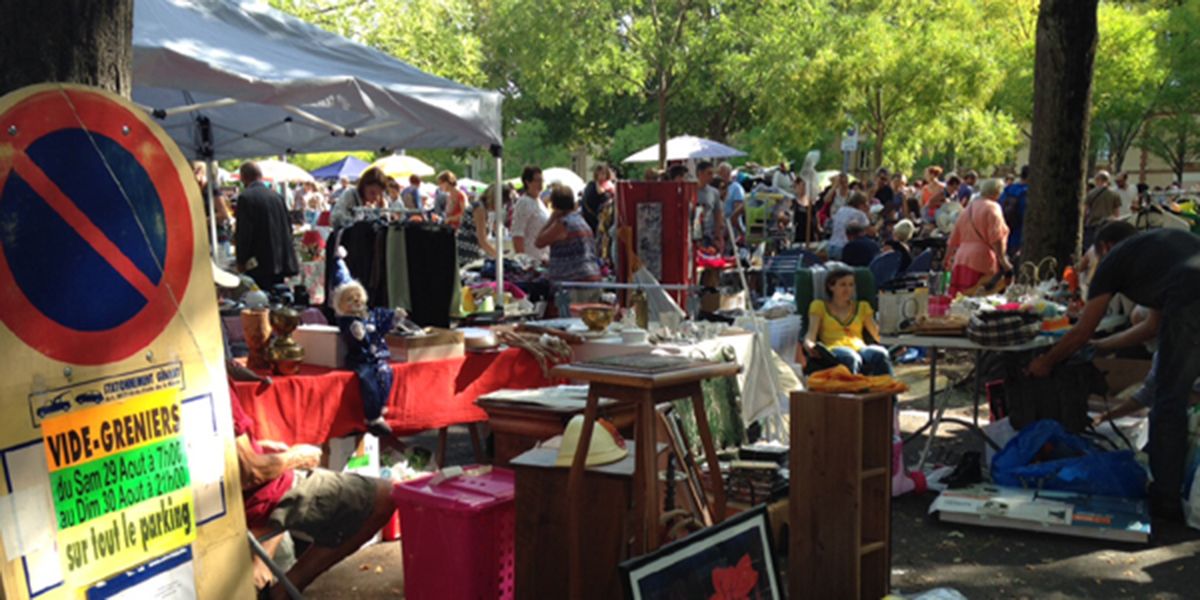 Les règles essentielles à connaître avant de vendre dans un vide-grenier