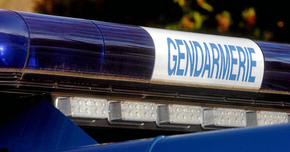 Accident spectaculaire dans le Finistère : un camion-citerne bascule après une collision