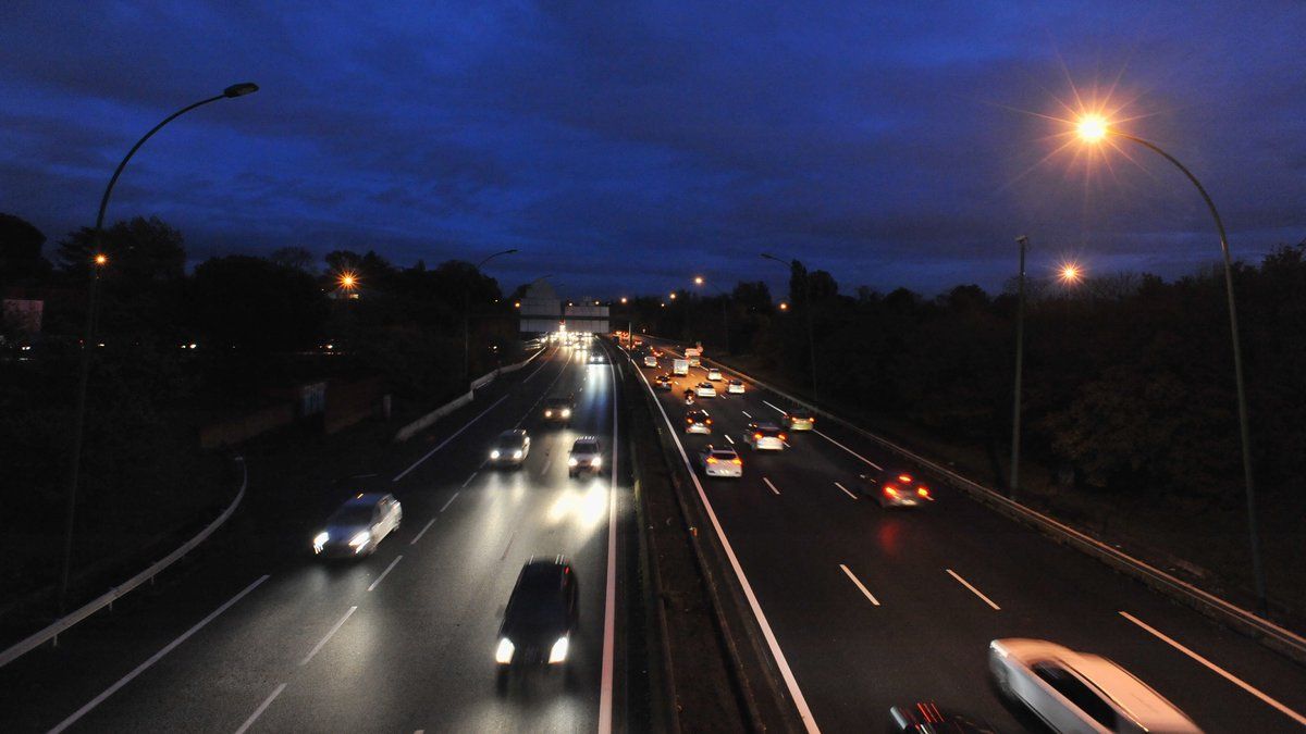 Un homme de 35 ans grièvement blessé après avoir chuté d'un SUV en marche