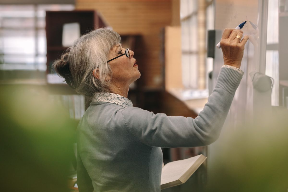 À quel âge devient-on senior au travail ? Une question complexe