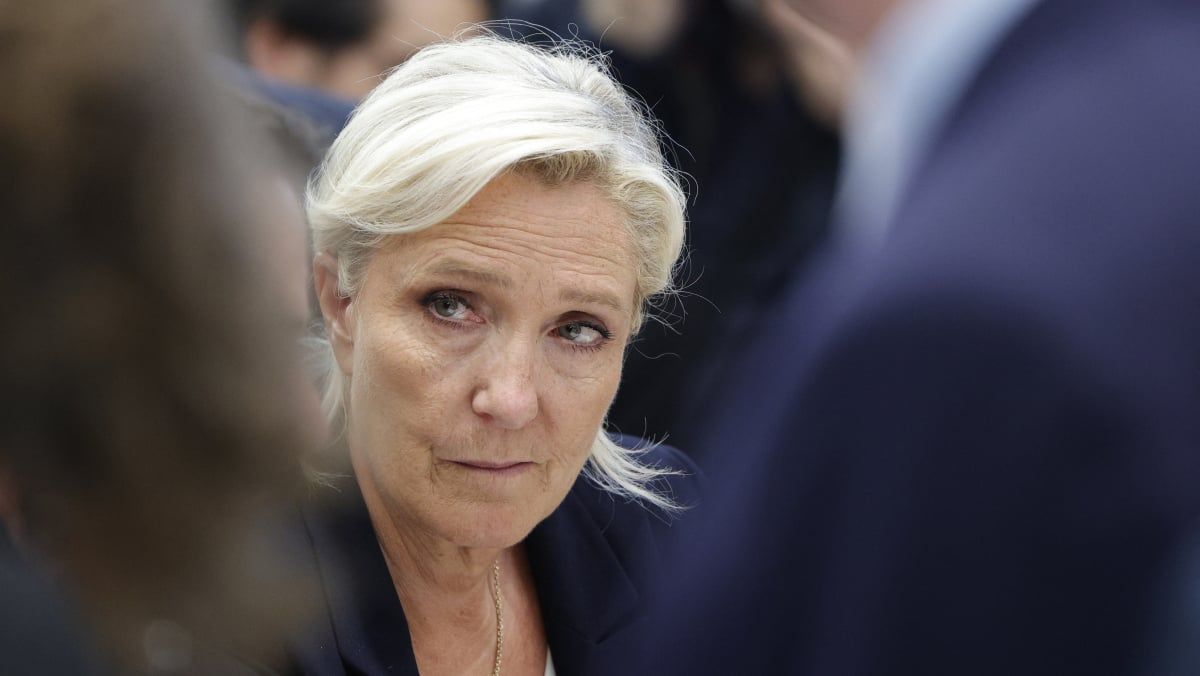 Le gouvernement face à des chants racistes : enquête ouverte après une vidéo choquante