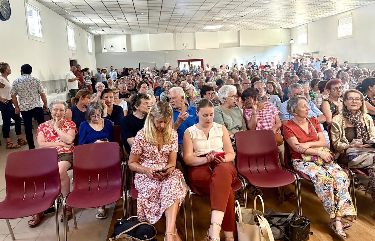 « Ce sera toujours mieux qu’une cabine de téléconsultation » : des habitants du Lot-et-Garonne découvrent leur futur centre de Médecins solidaires