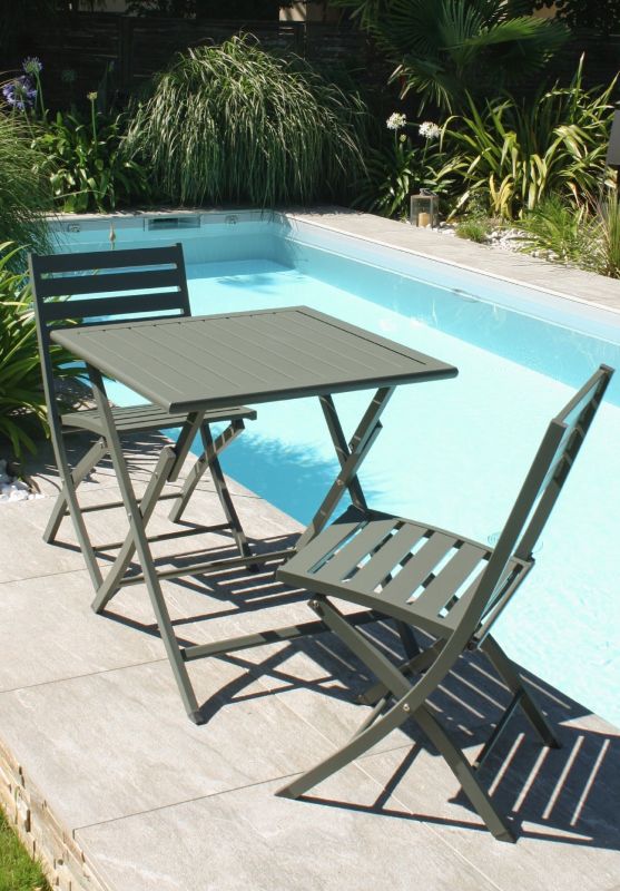 Transformez votre balcon en coin apéro avec la table pliante CITY GARDEN à 99 €