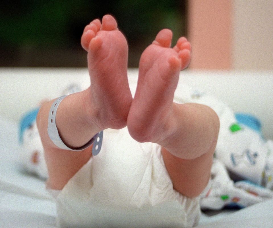 Révolution pour les familles en France : un nouveau congé de naissance