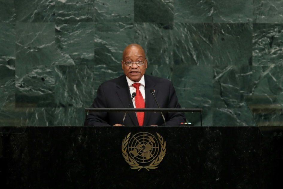 Zuma sous le feu des critiques après sa rencontre controversée avec les Gupta