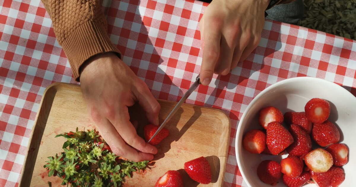 Découvrez la gelée anti-gaspillage à base de queues de fraises