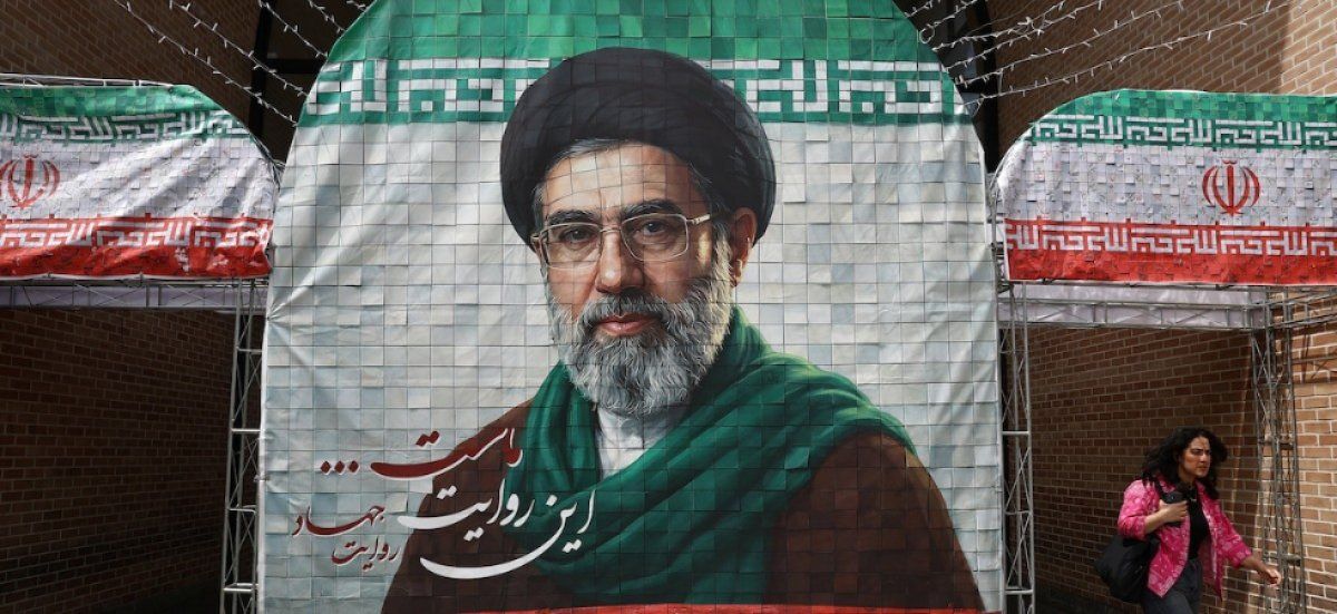 Iran : l'absence de Mojtaba Khamenei aux funérailles de son père suscite des interrogations