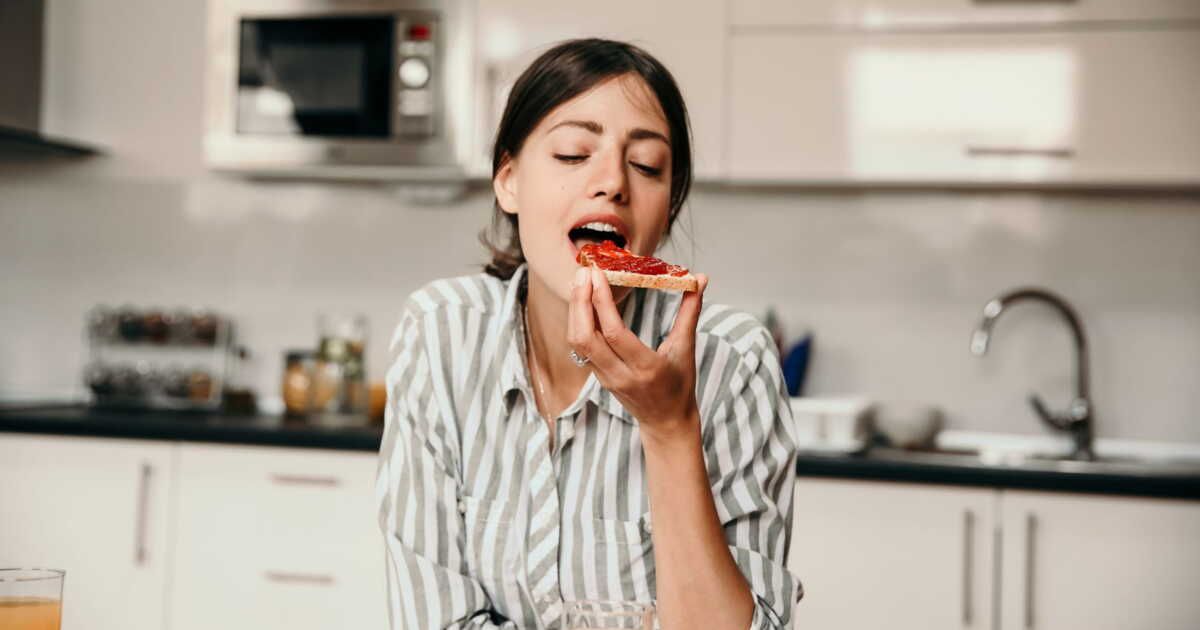 Glycémie : découvrez les 15 aliments à éviter au petit déjeuner pour une santé optimale