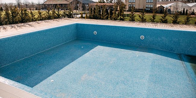 Vider sa piscine : ce qu'il faut vraiment savoir