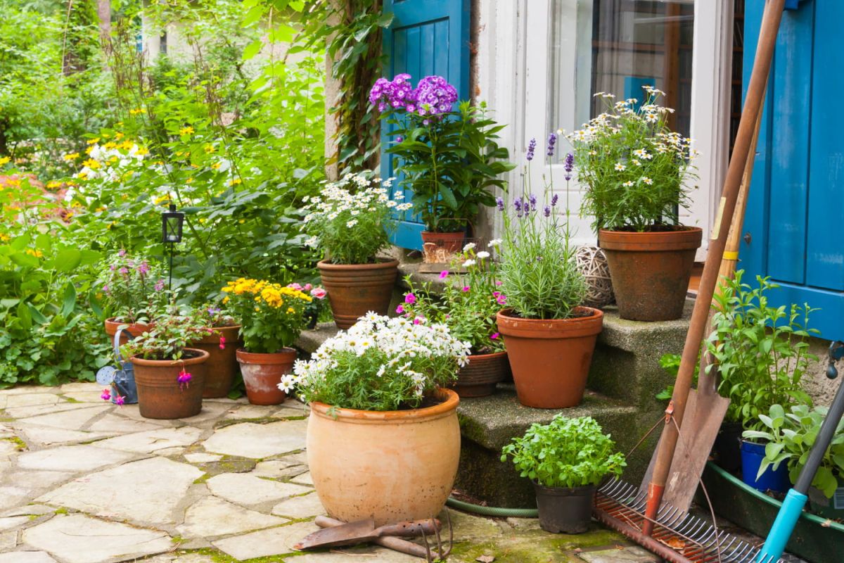 fabriquez de beaux pots pour vos plantes à moins d'un euro
